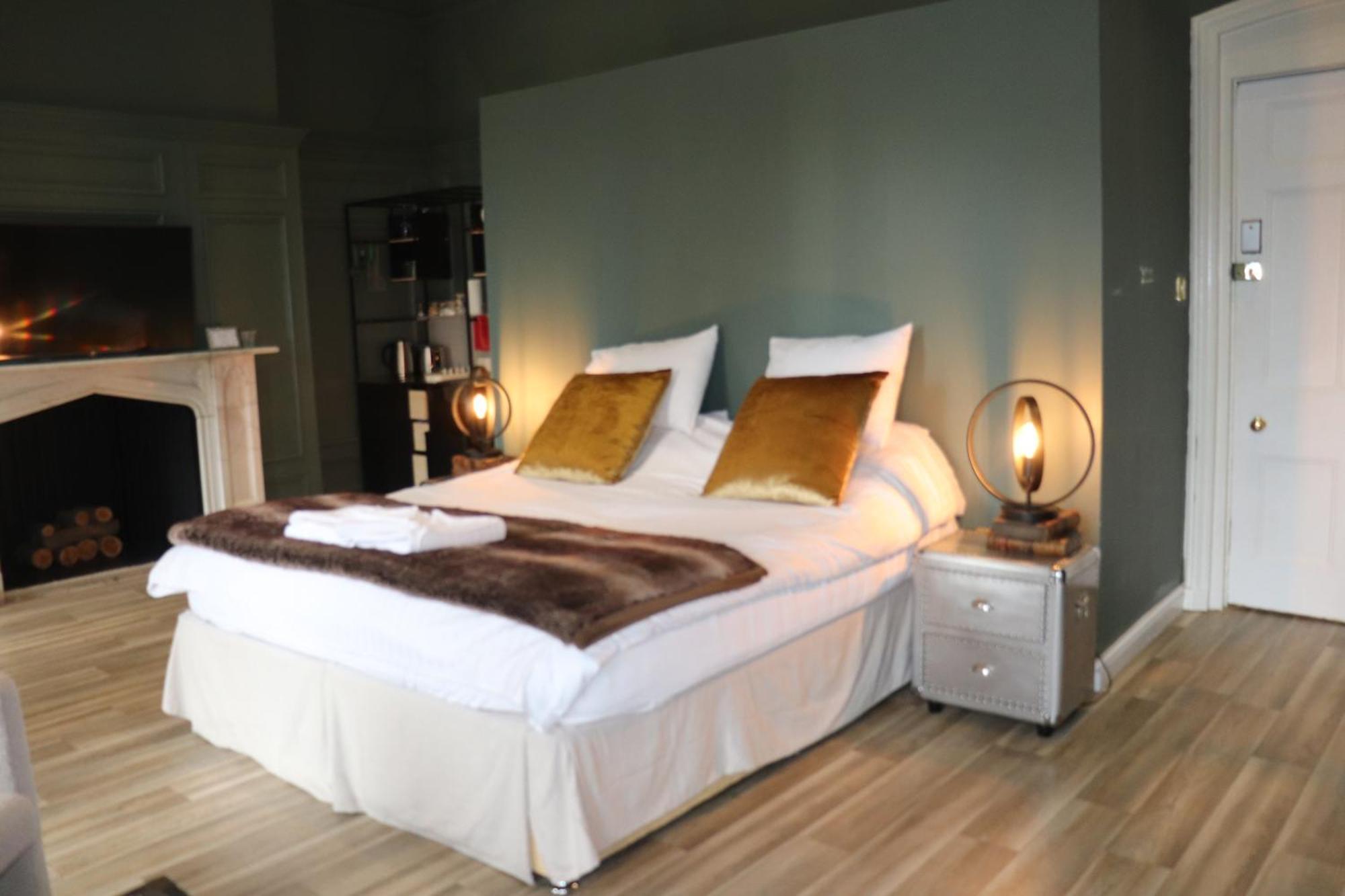 Rooms On The Prom Cheltenham Exterior photo