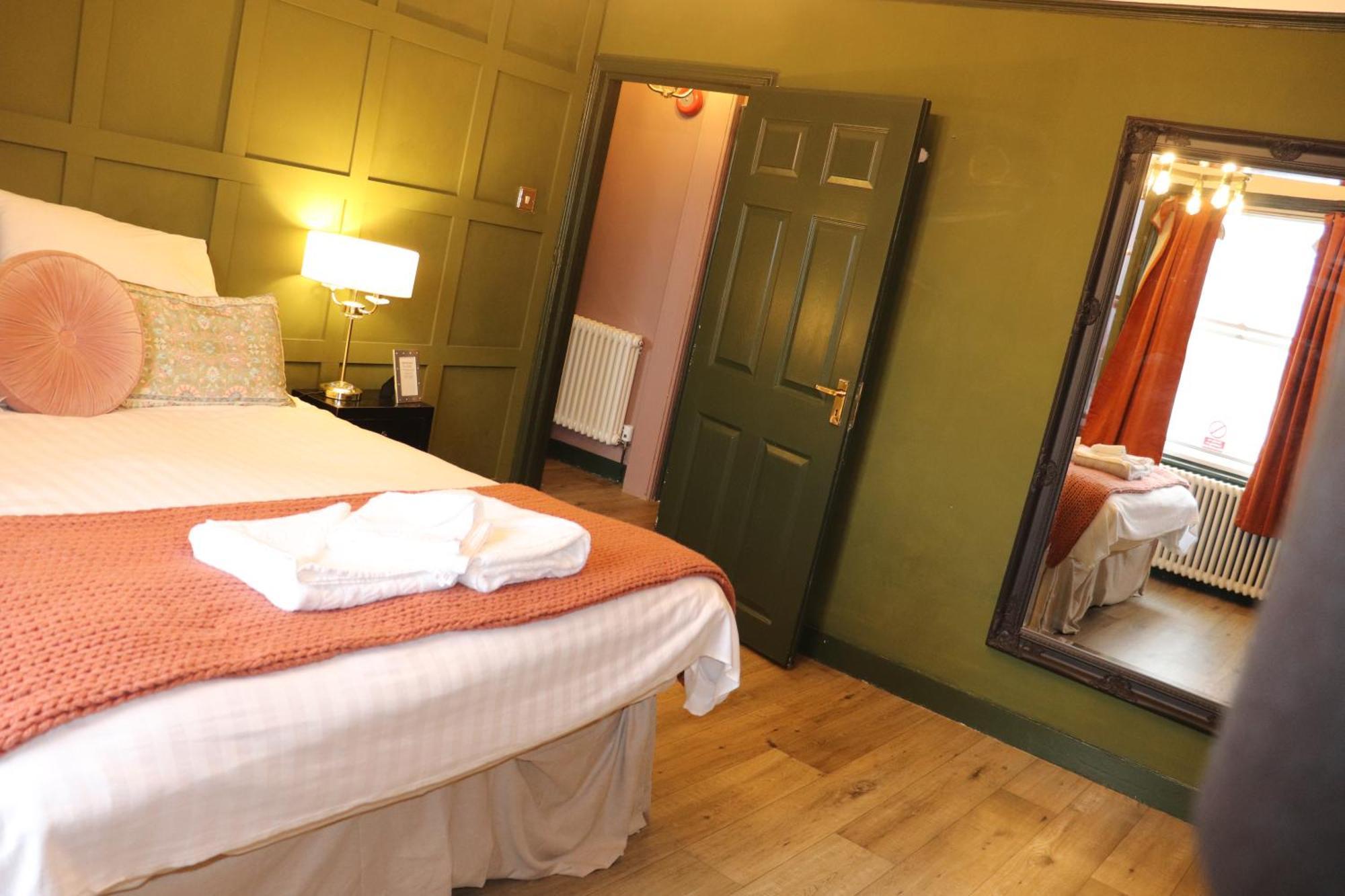 Rooms On The Prom Cheltenham Exterior photo