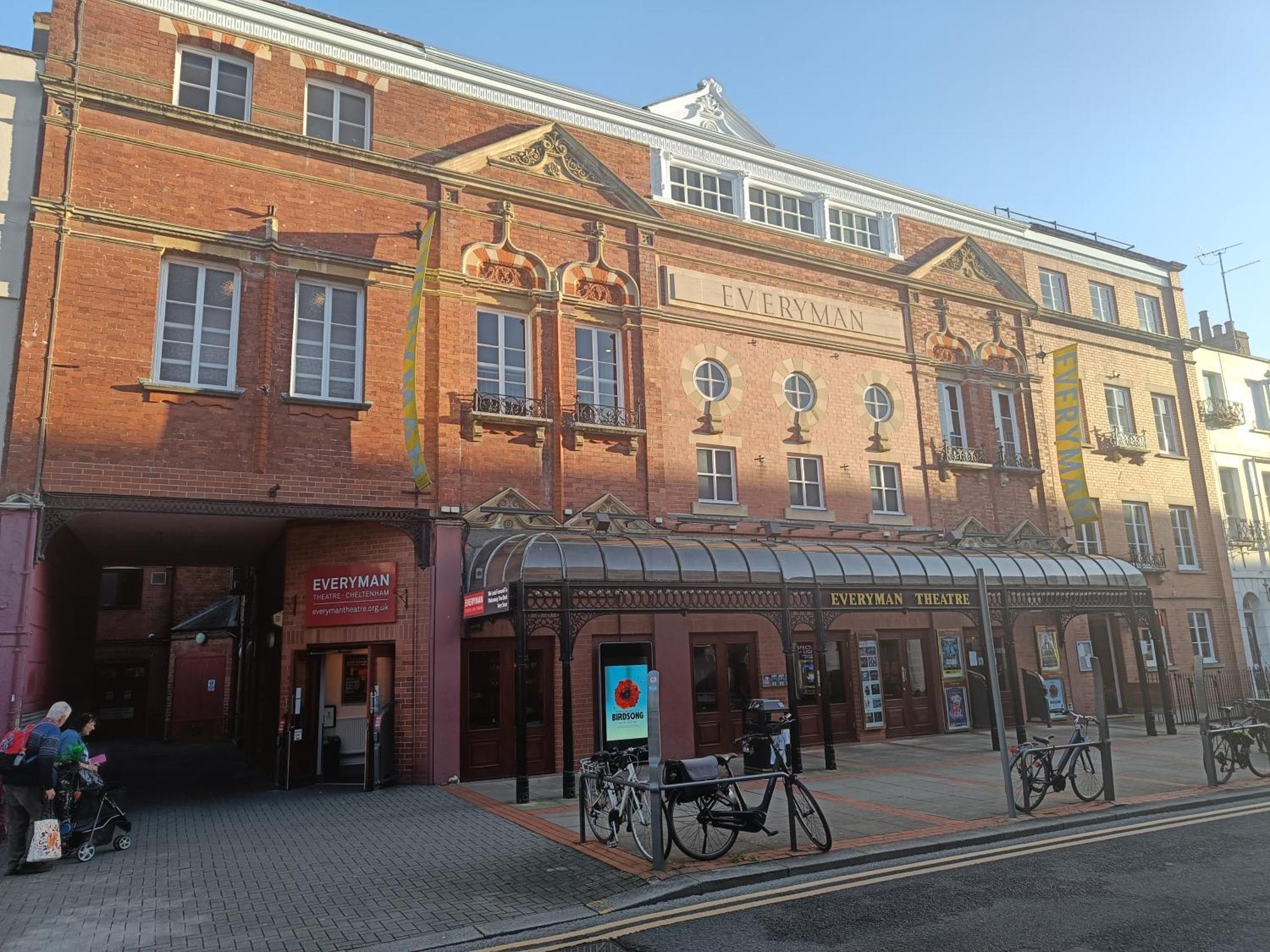 Rooms On The Prom Cheltenham Exterior photo