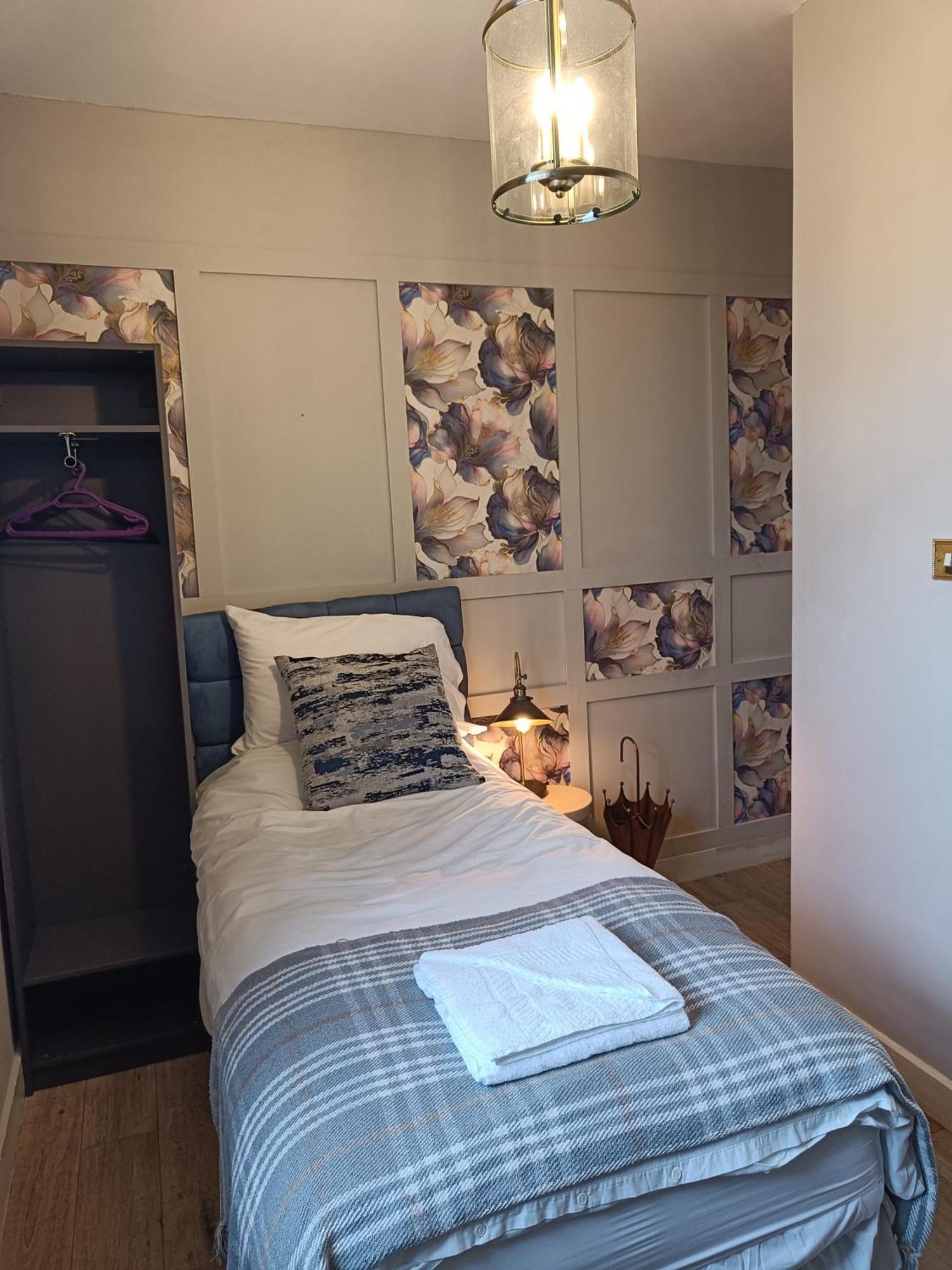 Rooms On The Prom Cheltenham Exterior photo