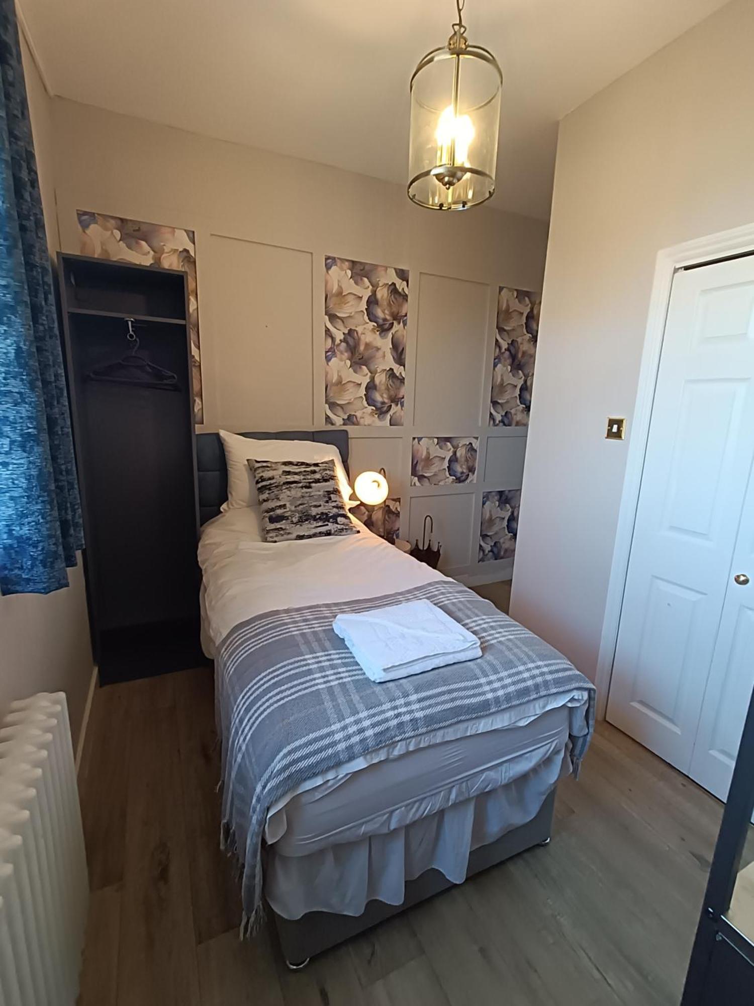 Rooms On The Prom Cheltenham Exterior photo